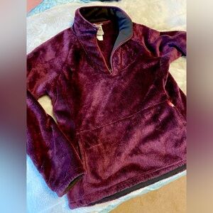 Women’s Northface Fleece size Medium.